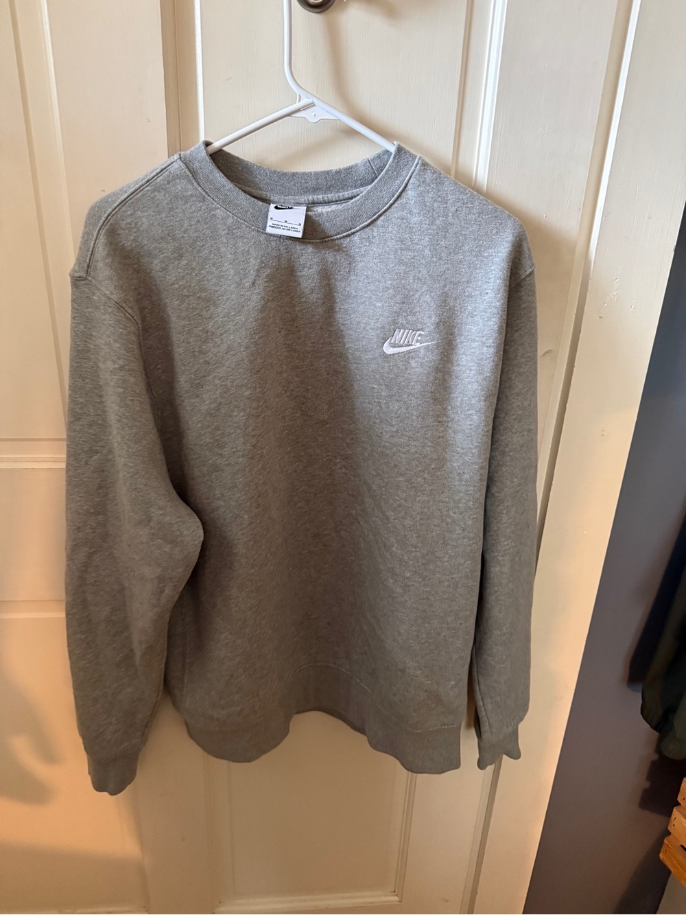 Nike Men's Light Grey Crew Sweatshirt with White Logo
